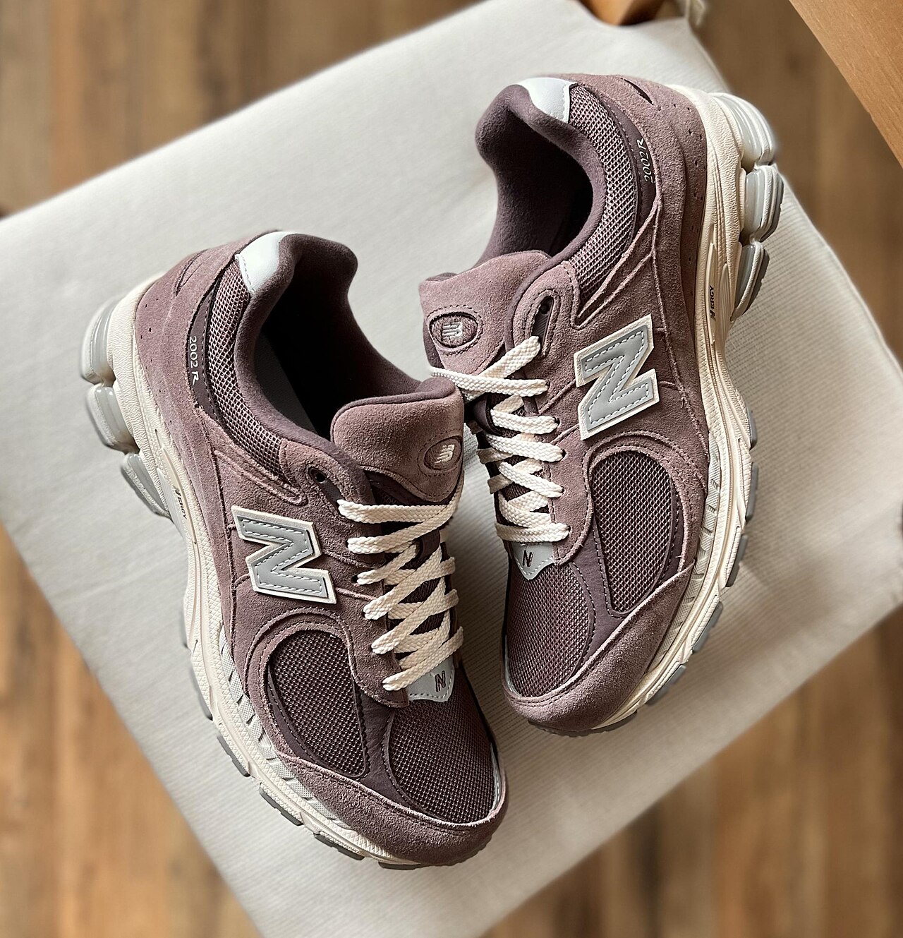 New Balance 2002R